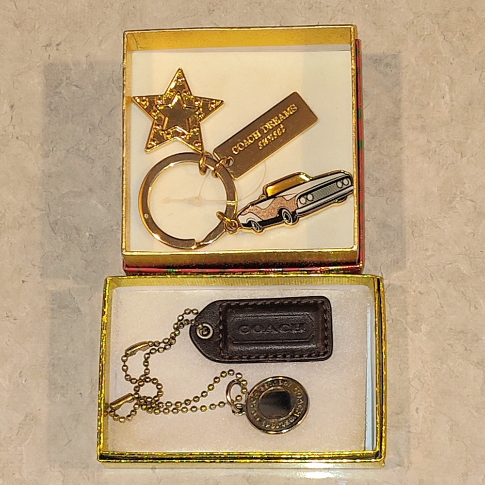 COACH DREAMERS SUNSET GOLD KEYCHAIN WITH 3 CHARMS & SILVER CHARM & HANGTAG